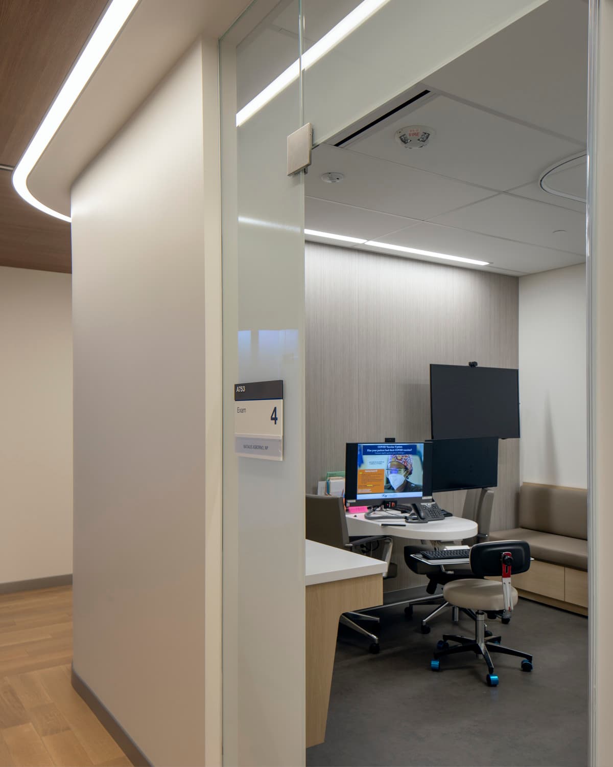 CA, NBBJ, San Francisco, UCSF, UCSF Connie Frank Transplant Center, exam room, healthcare, interiors