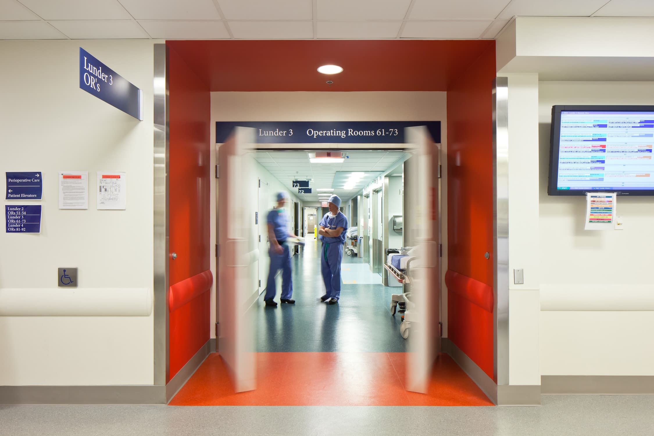 Operating floor "red line" threshold indicating sterile environment